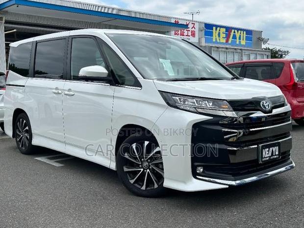 Toyota Noah 2022 Pearl