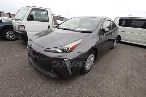 Toyota Prius L 2021 Gray