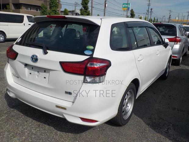 Toyota Corolla Fielder 2021 White