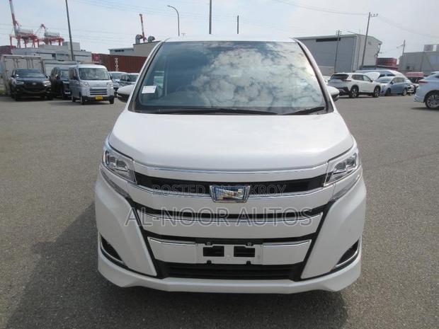 Toyota Noah 2021 Pearl