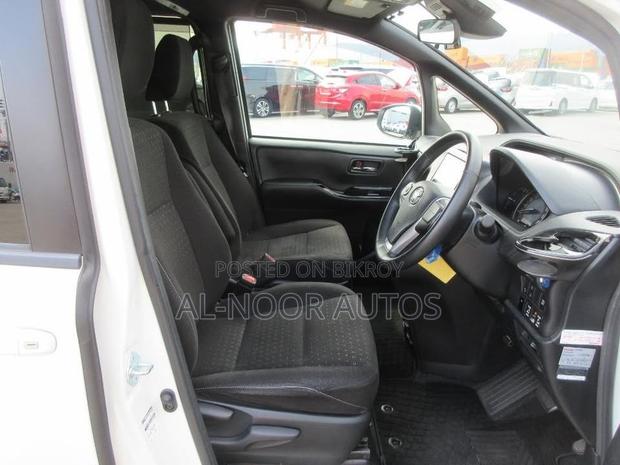 Toyota Noah 2021 Pearl