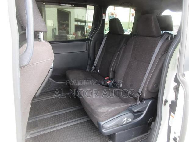 Toyota Noah 2021 Pearl