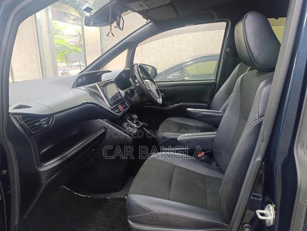 Toyota Noah 2021 Blue
