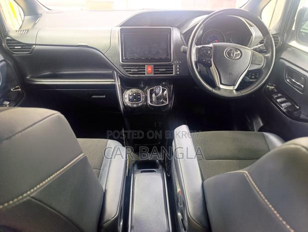 Toyota Noah 2021 Blue