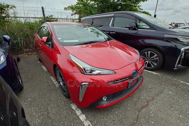 Toyota Prius 2021 Red