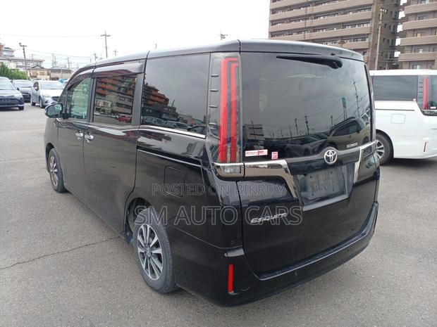 Toyota Esquire 2.0 FWD (7 Seater) 2021 Black