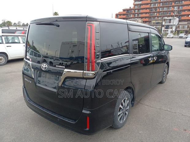 Toyota Esquire 2.0 FWD (7 Seater) 2021 Black