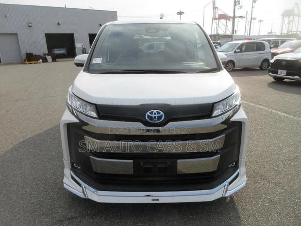 Toyota Noah 2022 Pearl