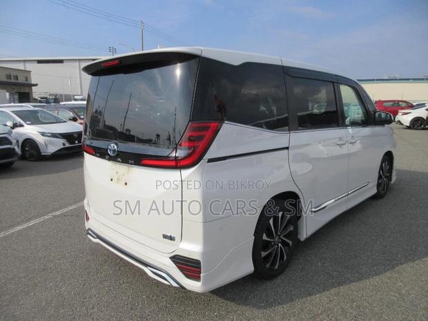 Toyota Noah 2022 Pearl