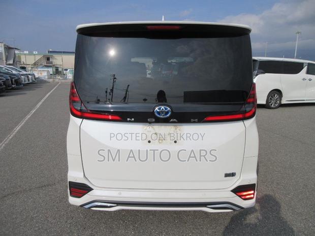 Toyota Noah 2022 Pearl