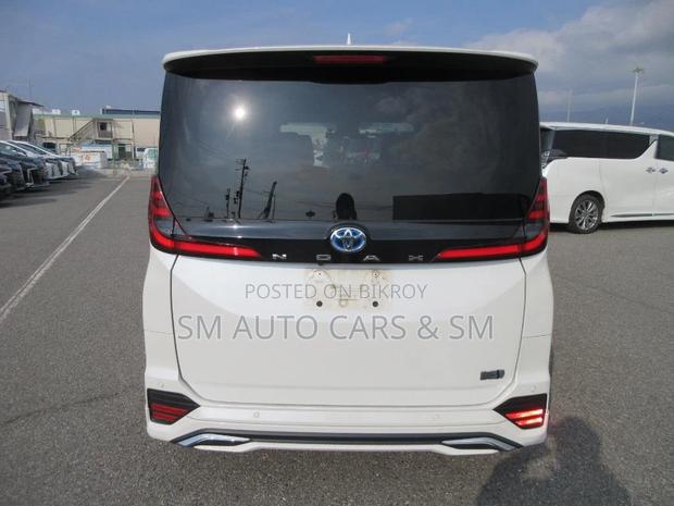 Toyota Noah 2022 Pearl