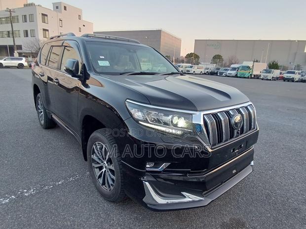 Toyota Land Cruiser Prado 2.7 2022 Black