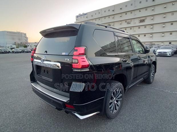 Toyota Land Cruiser Prado 2.7 2022 Black