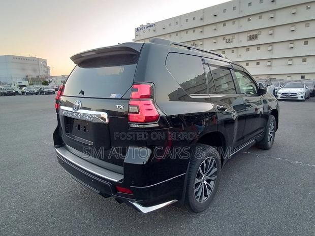 Toyota Land Cruiser Prado 2.7 2022 Black