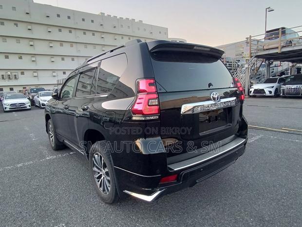 Toyota Land Cruiser Prado 2.7 2022 Black