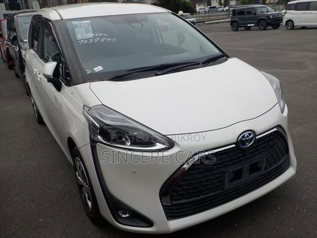 Toyota Sienta 2021 Pearl