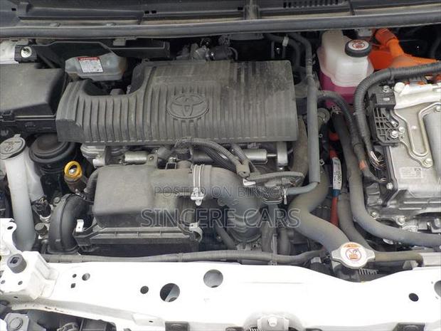 Toyota Sienta 2021 Pearl