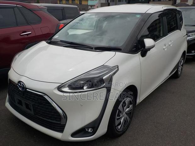 Toyota Sienta 2021 Pearl