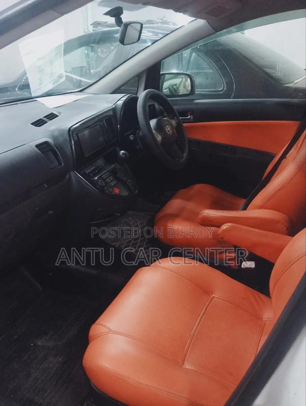 Toyota Wish 2004 White