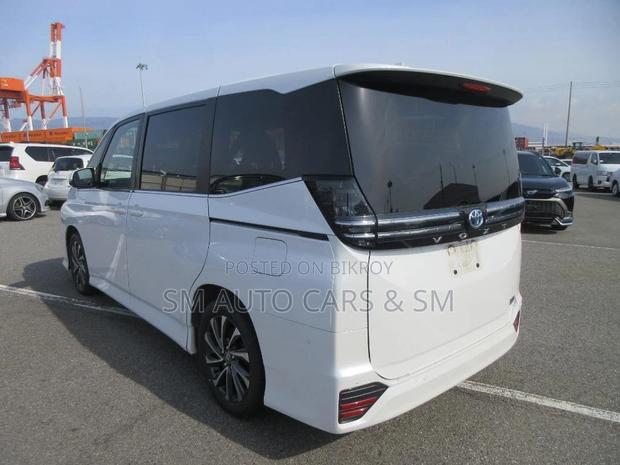 Toyota Voxy Hybrid S-Z 2WD 7-Seater 2022 Pearl