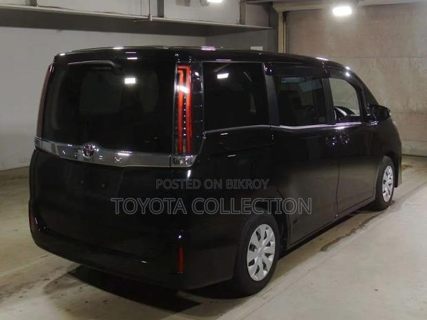 Toyota Noah 2021 Black