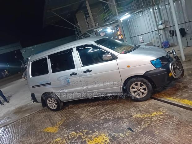 Toyota Noah 2006 Silver