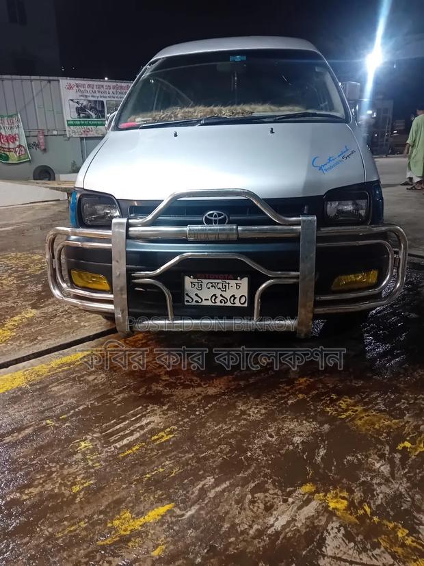 Toyota Noah 2006 Silver