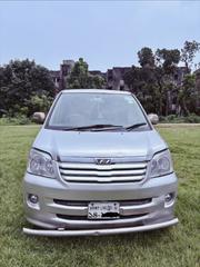 Toyota Noah 2.0 AWD (8 Seater) 2004 Silver for sale