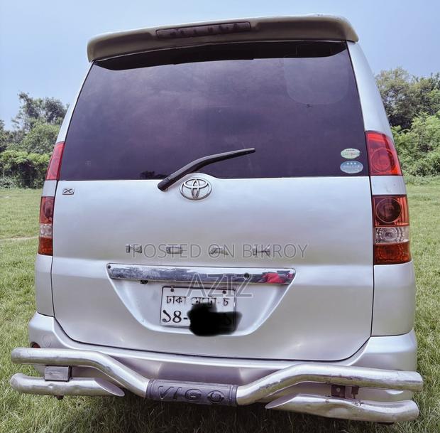 Toyota Noah 2.0 AWD (8 Seater) 2004 Silver
