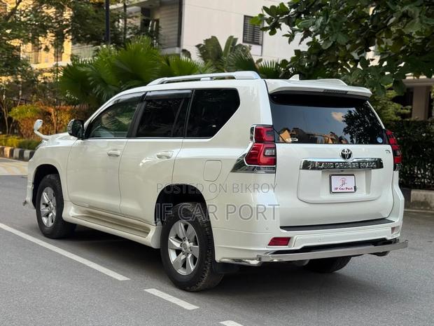 Toyota Land Cruiser Prado 2017 Pearl