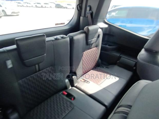 Toyota Noah 2022 Pearl