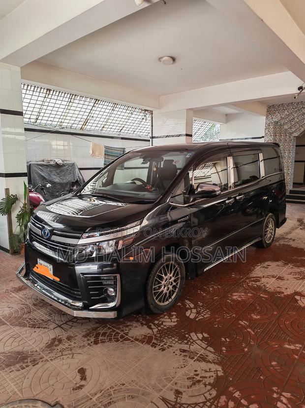 Toyota Noah 2017 Black