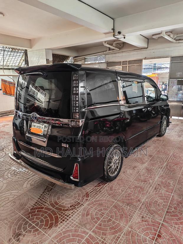 Toyota Noah 2017 Black