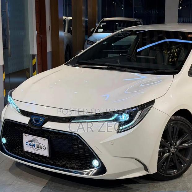 Toyota Corolla Hatchback 2020 Pearl