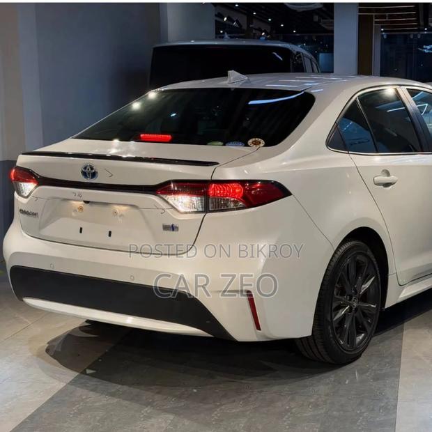 Toyota Corolla Hatchback 2020 Pearl