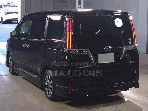 Toyota Esquire 1.8 FWD Hybrid (7 Seater) 2021 Black