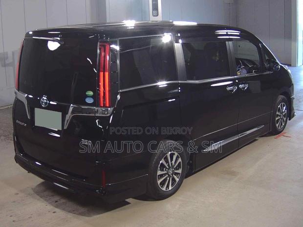 Toyota Esquire 1.8 FWD Hybrid (7 Seater) 2021 Black