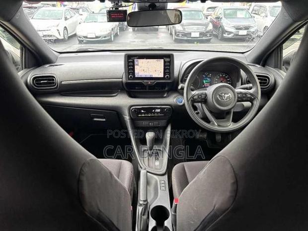 Toyota Yaris 2021 Gray