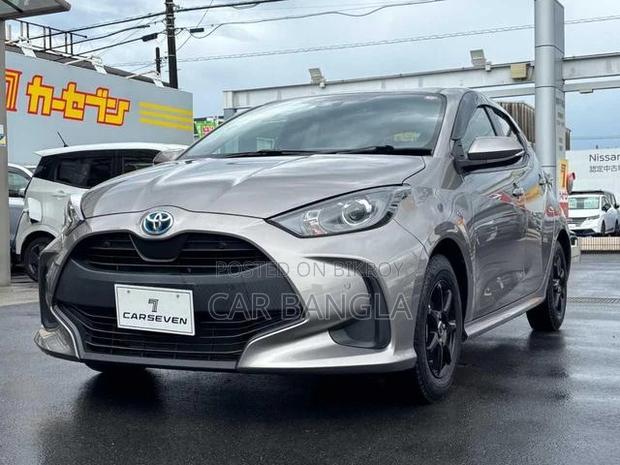 Toyota Yaris 2021 Gray