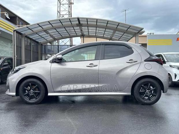 Toyota Yaris 2021 Gray