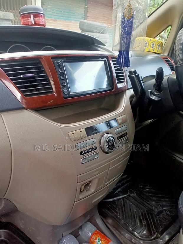 Toyota Noah 2004 Gold