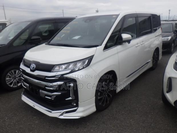 Toyota Noah 2023 Pearl