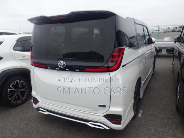 Toyota Noah 2023 Pearl