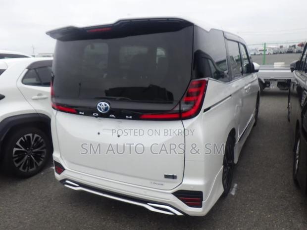 Toyota Noah 2023 Pearl