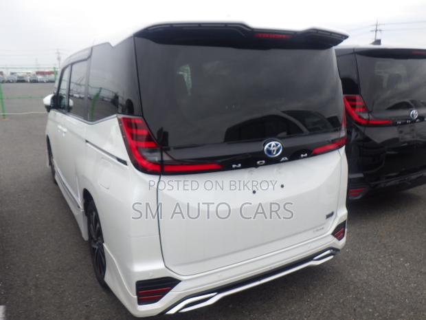 Toyota Noah 2023 Pearl