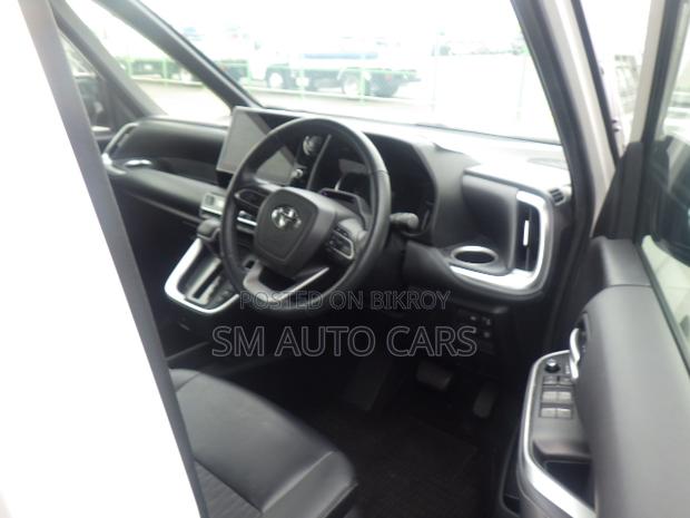 Toyota Noah 2023 Pearl