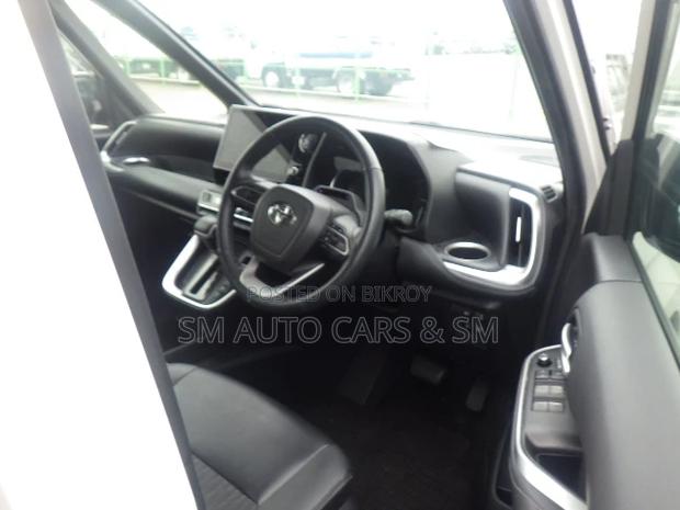 Toyota Noah 2023 Pearl