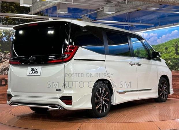 Toyota Noah 2025 Pearl