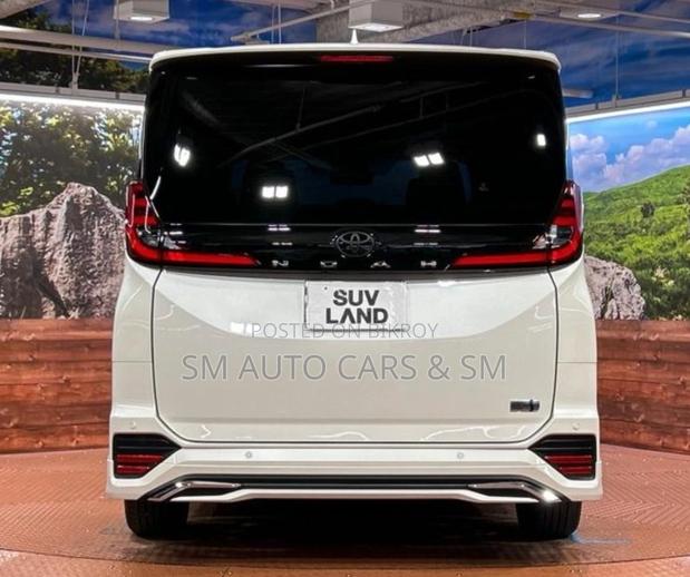 Toyota Noah 2025 Pearl