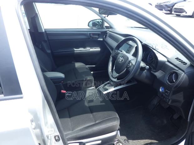 Toyota Corolla Fielder 2021 Silver